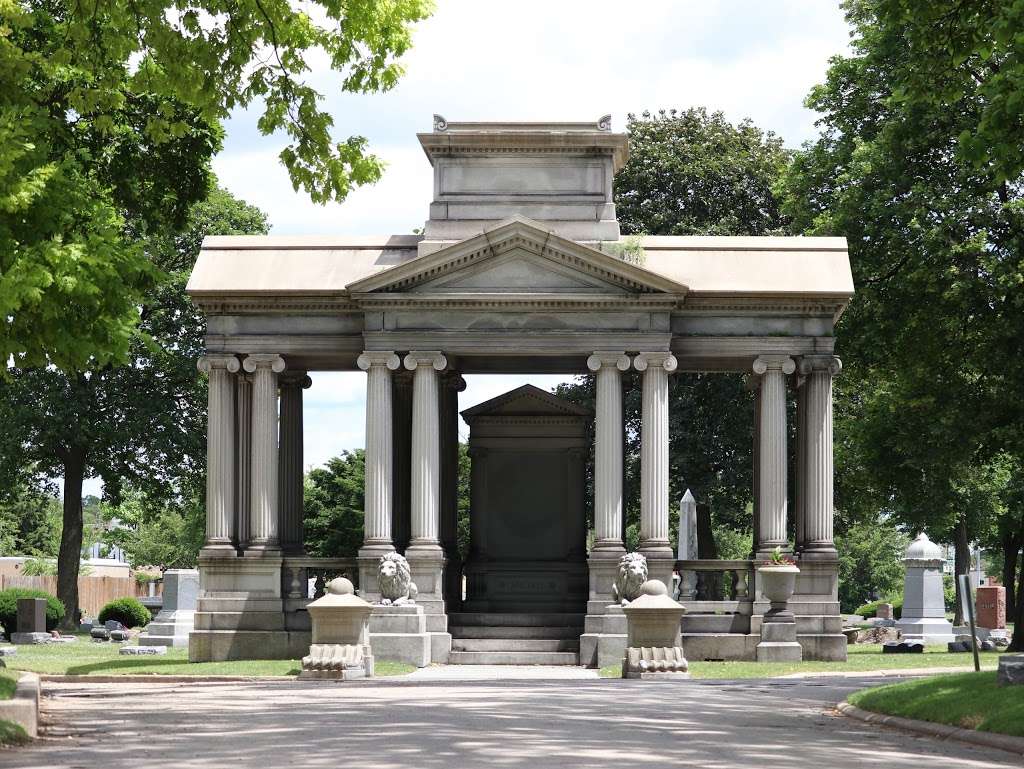 Forest Home Cemetery | 863 Des Plaines Ave, Forest Park, IL 60130, USA | Phone: (708) 366-1900