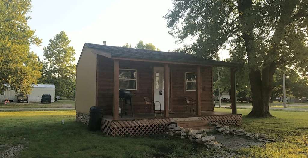 D&B Cabin Rentals | 608 East 5th Street, Pleasanton, Kansas 66075, United States | Phone: 620-238-8220