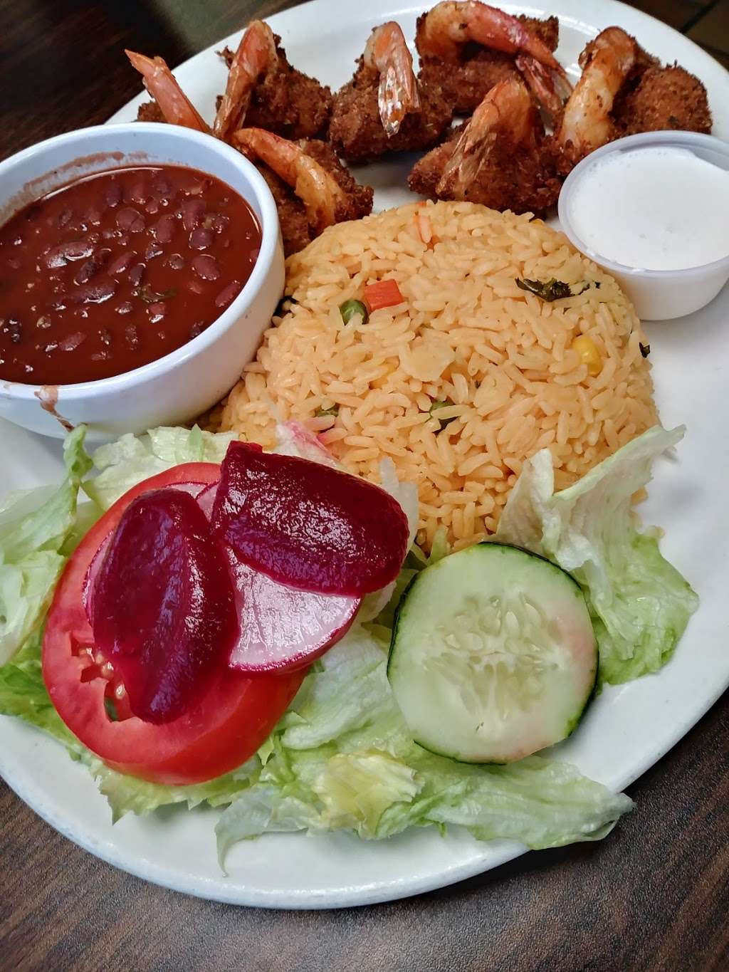 El Salvadoreño Restaurant | 791 Lonsdale Ave, Central Falls, RI 02863, USA | Phone: (401) 725-2226