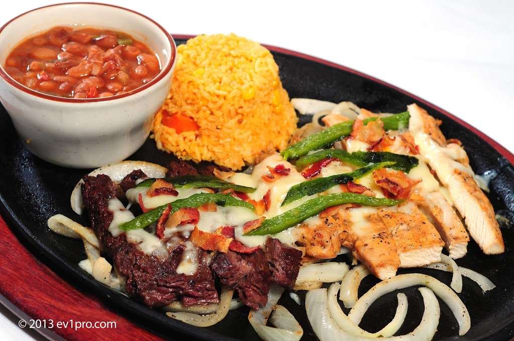 Los Cucos Mexican Restaurant | 5851 Westheimer Rd, Houston, TX 77057, USA | Phone: (713) 278-2802