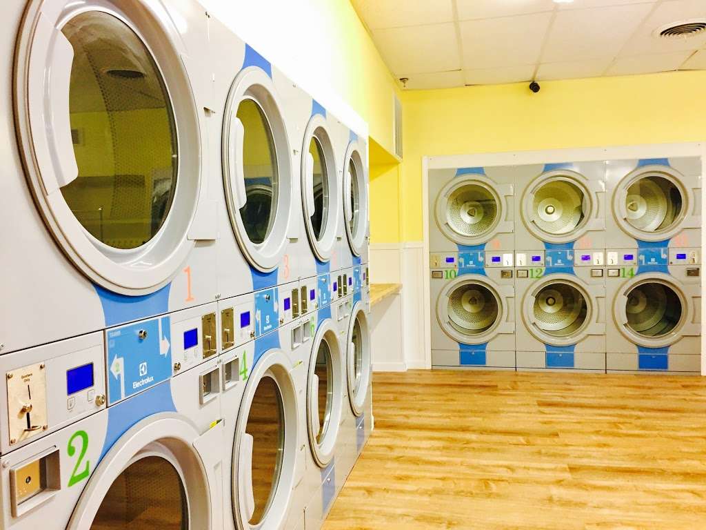 Green Jeans Laundromat | 375 Putnam Pike, Smithfield, RI 02917, USA | Phone: (401) 231-2097