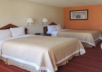 Rodeway Inn & Suites Greensboro Southeast | 3117 Cedar Park Rd, Greensboro, NC 27405 | Phone: (336) 697-4000