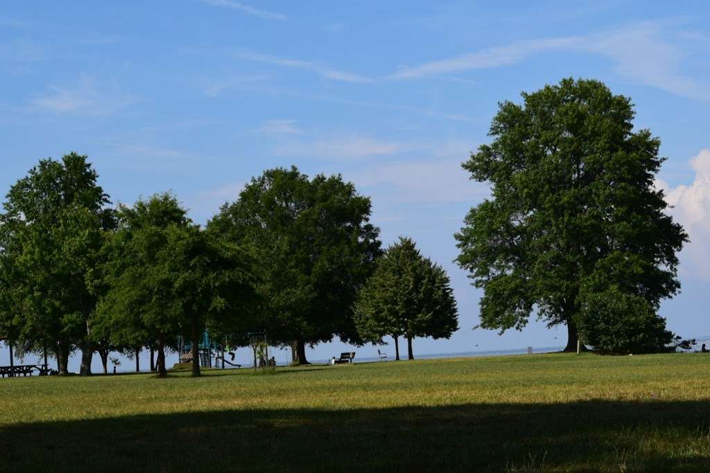 Flounder Pavilion Beach Front - Sandy Point State Park | Annapolis, MD 21409, USA | Phone: (410) 974-2149