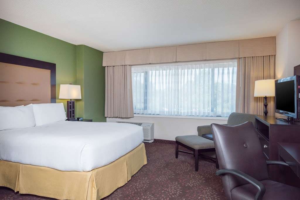 IHG Army Hotels Knadle Hall | 9775 Gaillard Road, Bldg. 470 Bldg 470, Fort Belvoir, VA 22060, USA | Phone: (703) 704-8300