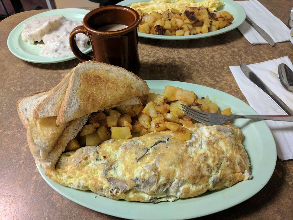 Bettys Restaurant | 1137 Charles St, North Providence, RI 02904, USA | Phone: (401) 724-7993