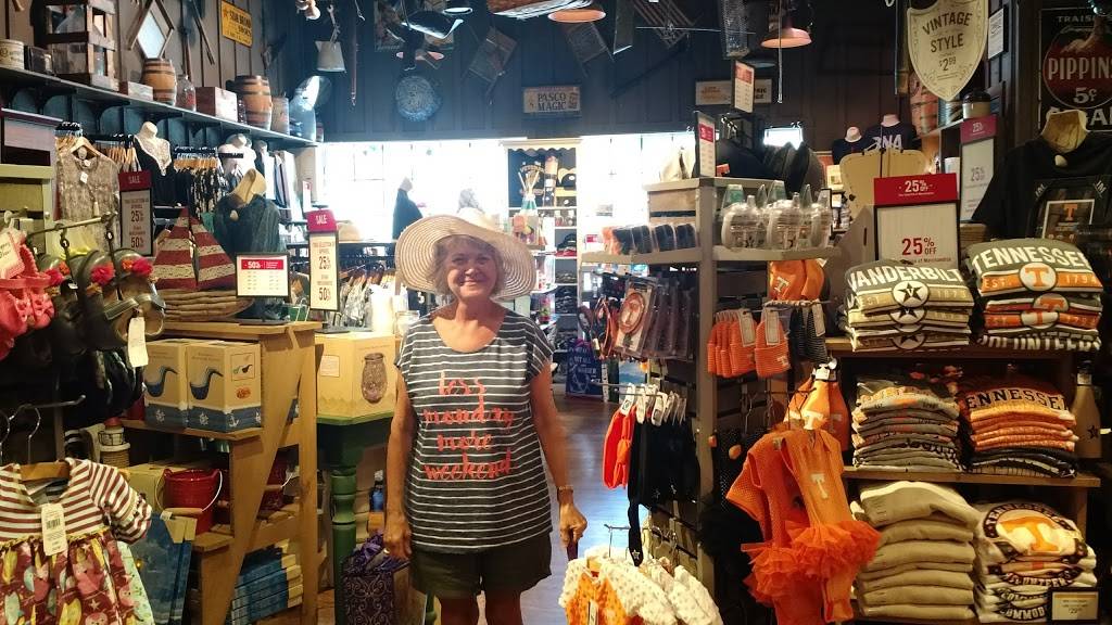 Cracker Barrel Old Country Store | 3454 Percy Priest Dr, Nashville, TN 37214, USA | Phone: (615) 889-4325