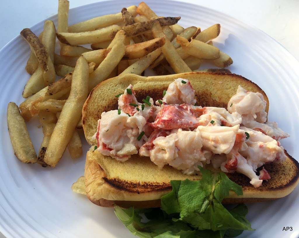 Reds Lobster Pot Restaurant | 57 Inlet Dr, Point Pleasant Beach, NJ 08742 | Phone: (732) 295-6622