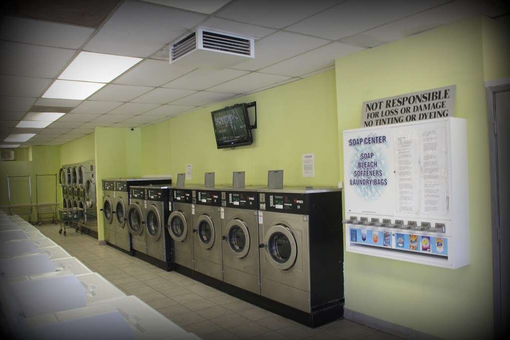 Malibu Canyon Coin Laundry | 5661 Las Virgenes Rd, Calabasas, CA 91302, USA | Phone: (714) 747-1678