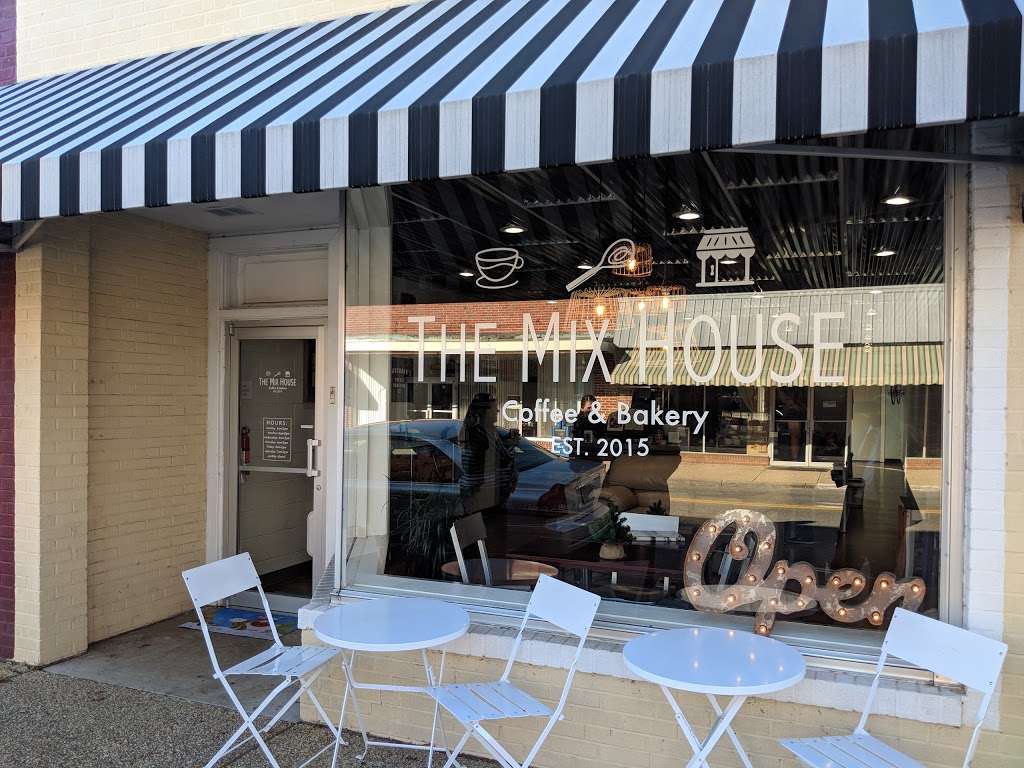 The Mix House | 112 N Main St, Bowling Green, VA 22427 | Phone: (804) 596-2001