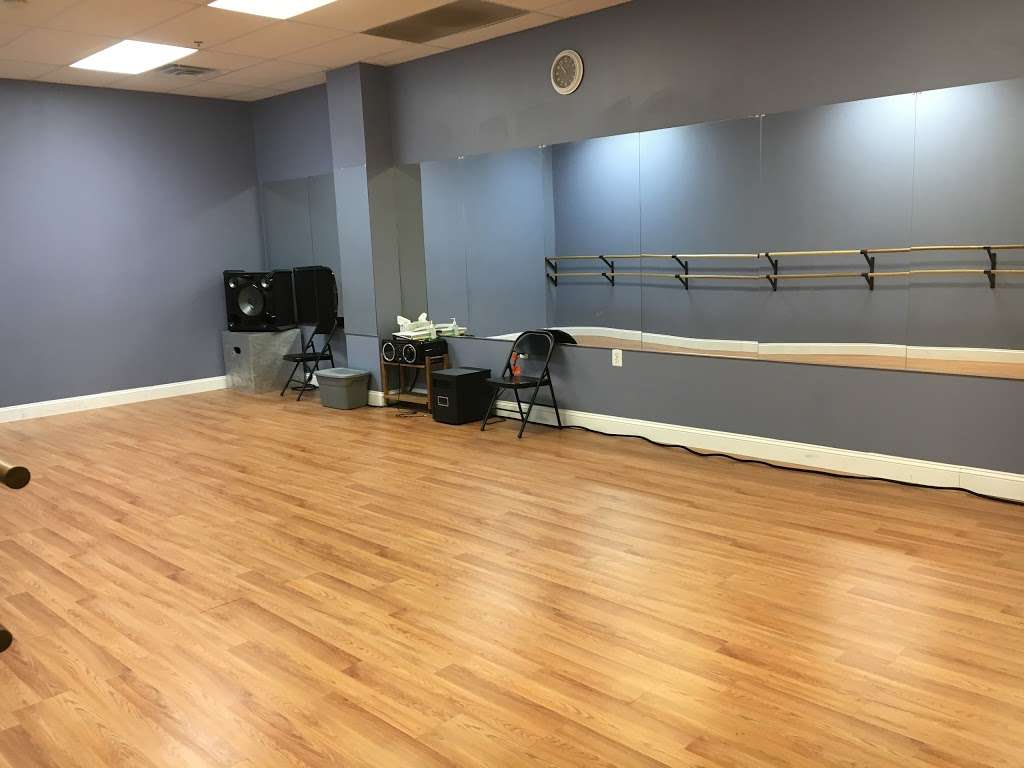 Mainstream Dance Academy | 451 Larchmont Blvd, Mt Laurel, NJ 08054, USA | Phone: (856) 581-0176