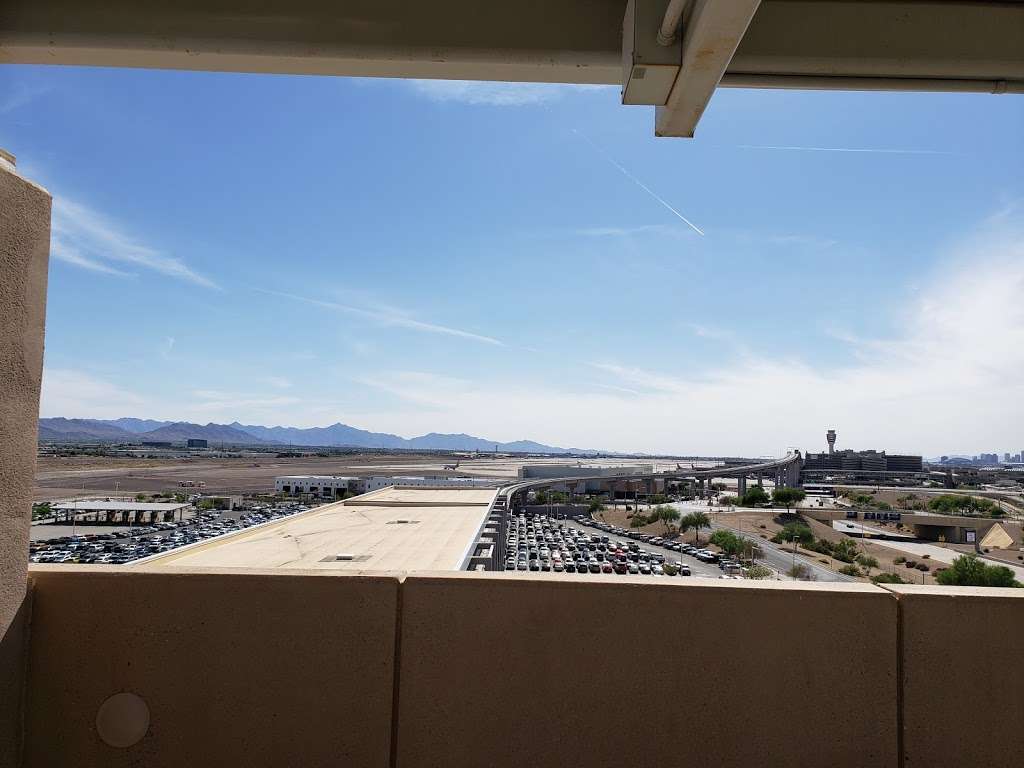 phoenix sky harbor economy parking