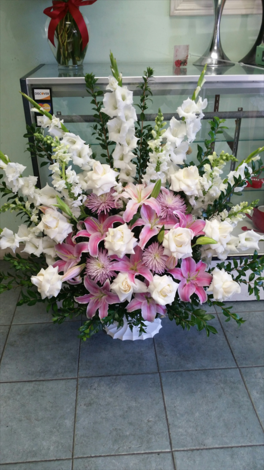 Hi Flower Shop | 2901 N Glenoaks Blvd, Burbank, CA 91504, USA | Phone: (818) 238-0000