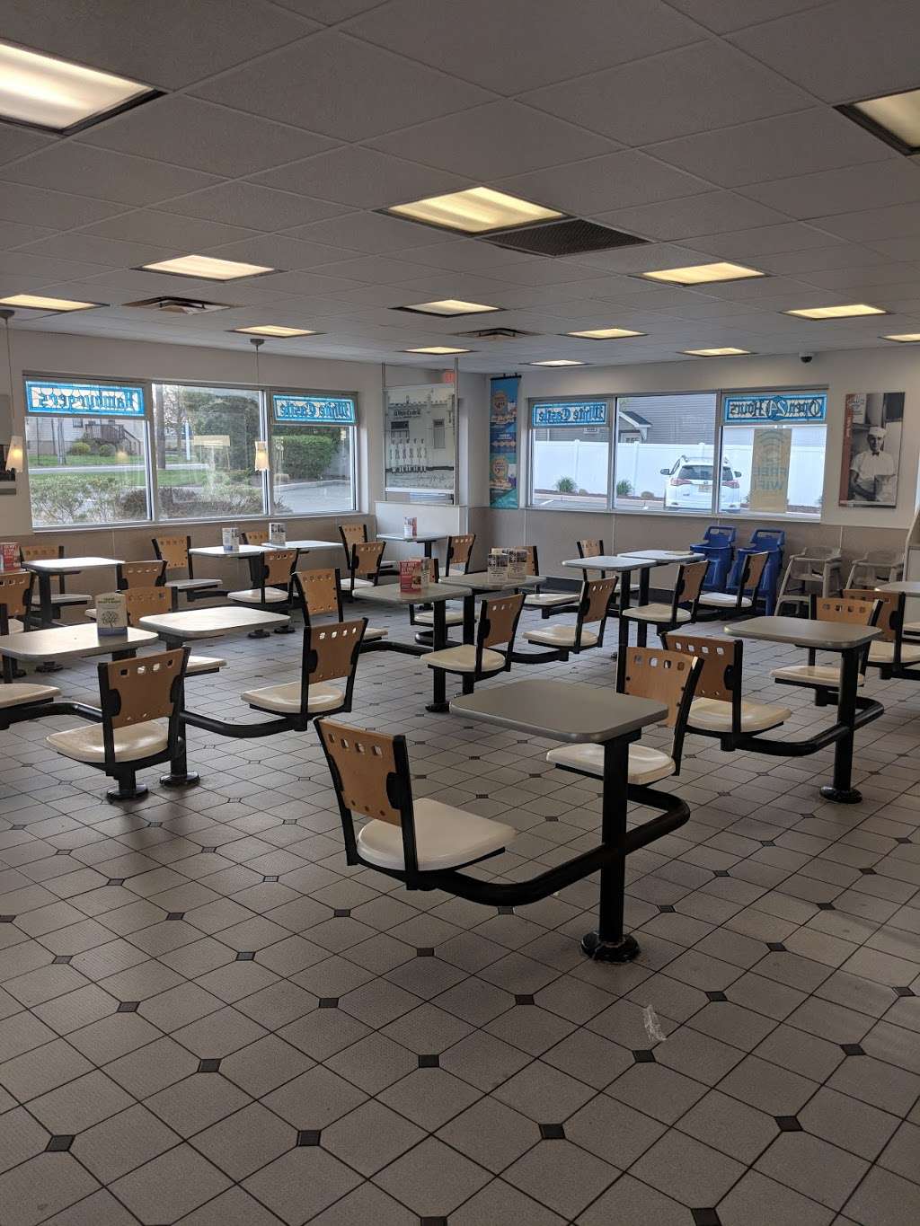 White Castle | 310 Bergen Turnpike, Little Ferry, NJ 07643, USA | Phone: (201) 641-7552