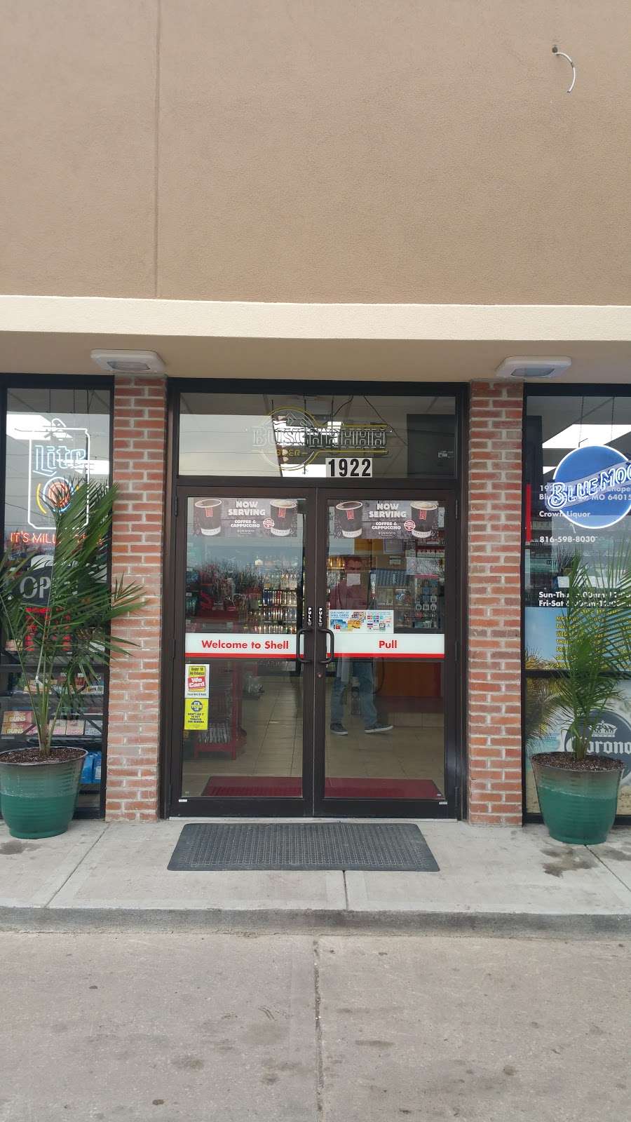 Crown Liquors 2 | 1922 NW Woods Chapel Rd, Blue Springs, MO 64015, USA | Phone: (816) 598-8030