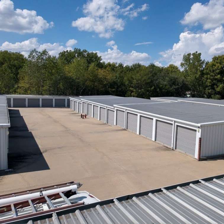 Gladstone Self Storage | 7040 N Broadway, Kansas City, MO 64118, USA | Phone: (816) 214-5604