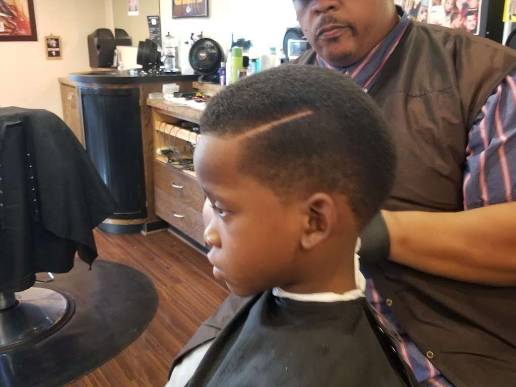 Backstage Barber Shop | 8261 State Ave, Kansas City, KS 66112 | Phone: (913) 328-0099