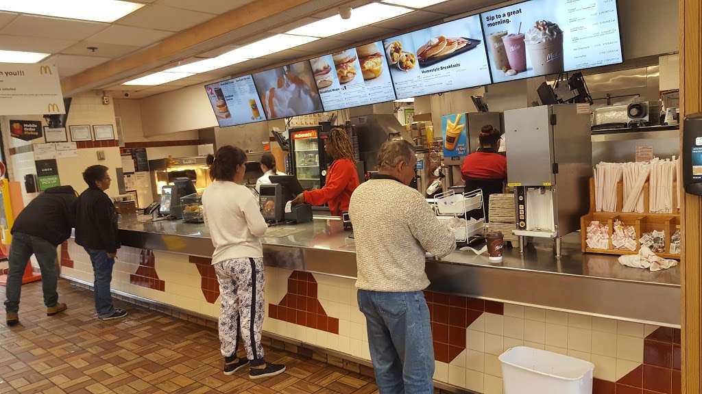 McDonalds | 4950 South Dakota Ave NE, Washington, DC 20017, USA | Phone: (202) 529-5126