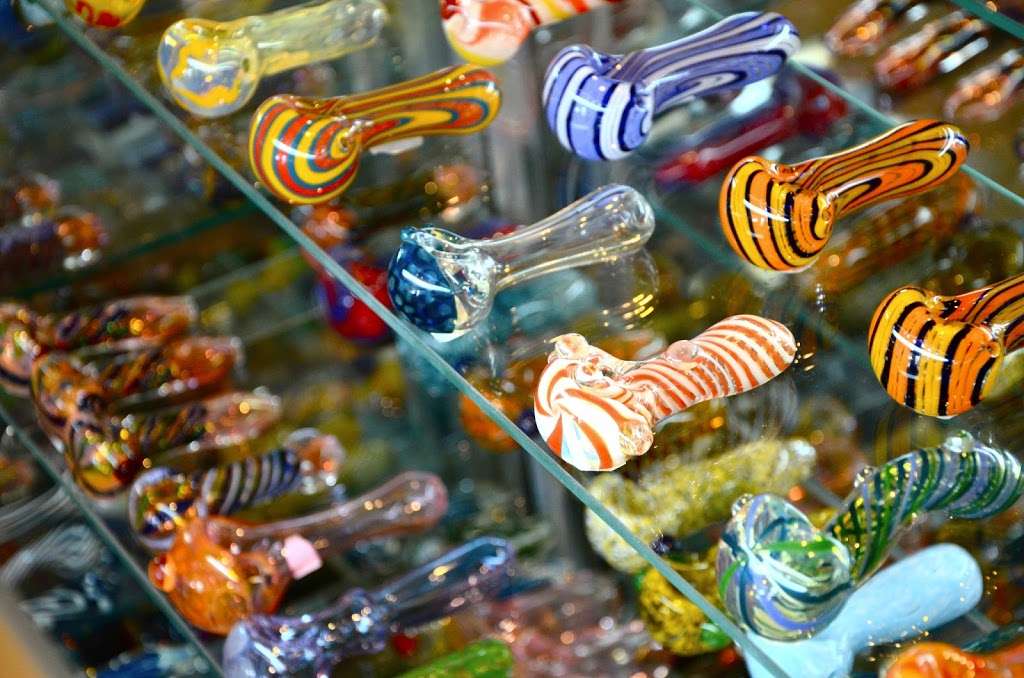 Smoke shop | 1657 McKee Rd #30, San Jose, CA 95116 | Phone: (408) 251-9077