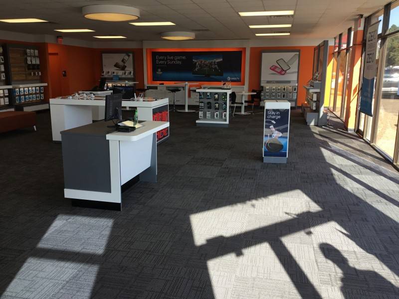 AT&T Store | 5718 4th St Suite E, Lubbock, TX 79416 | Phone: (806) 799-2422