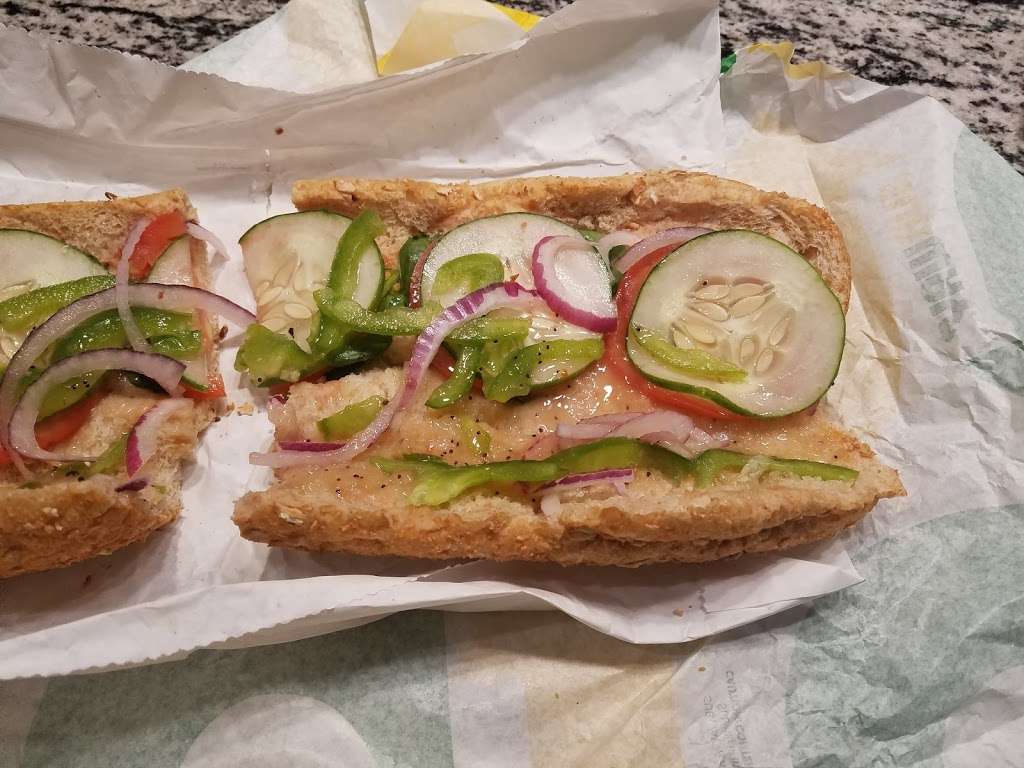 Subway Restaurants | 493 S Weber Rd, Bolingbrook, IL 60490, USA | Phone: (630) 679-2260