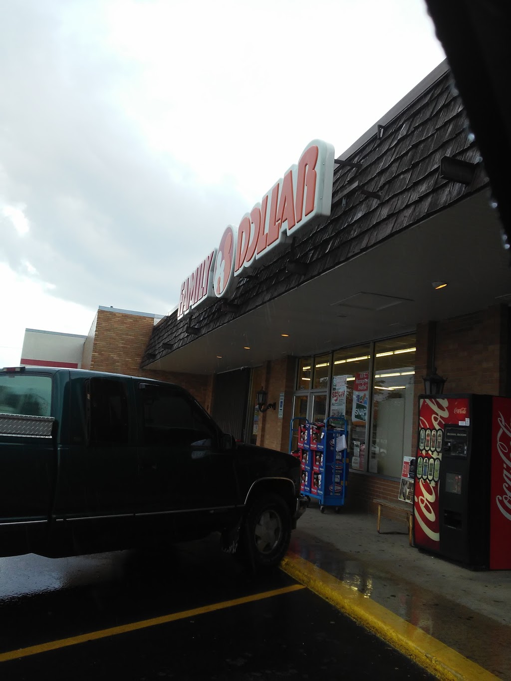 Family Dollar | 409 E South St, Plano, IL 60545, USA | Phone: (630) 552-1124