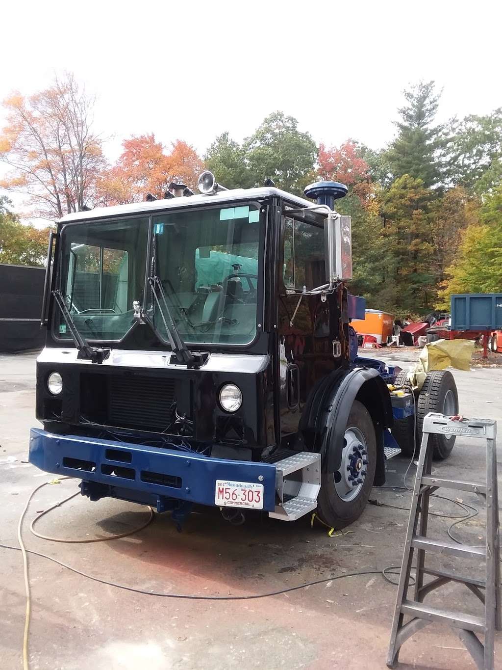 M & R Truck & Equipment Refinish | 1058 Bedford St, Whitman, MA 02382 | Phone: (781) 447-4571