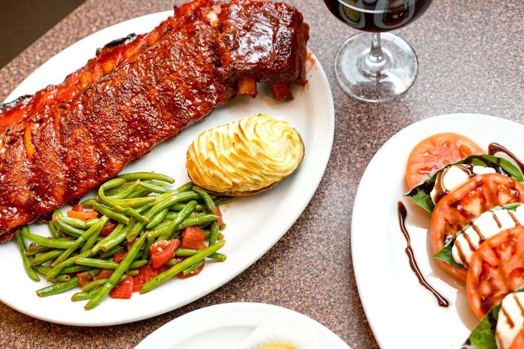 The Station Pub & Restaurant | 6657 South St, Tinley Park, IL 60477, USA | Phone: (708) 633-8240