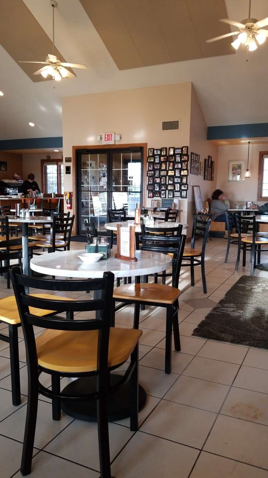 Country Rose Bakery Cafe | 19319 Washington Ave, Union Grove, WI 53182, USA | Phone: (262) 878-5474