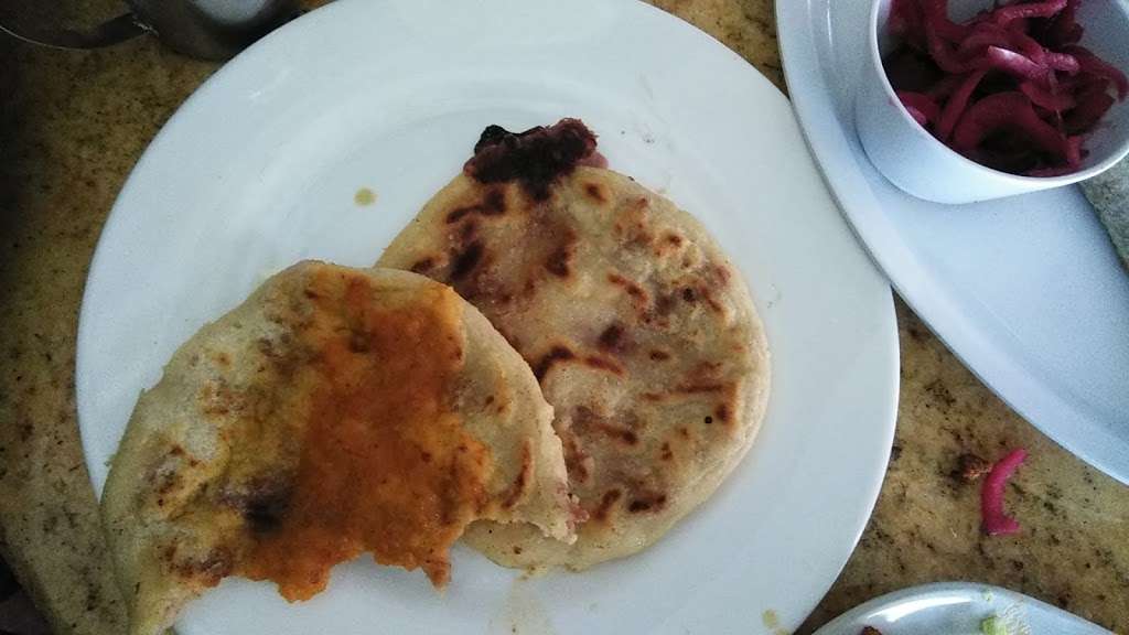 Las Pupusas del Chino | 92 Washington Ave, Chelsea, MA 02150 | Phone: (617) 887-2331