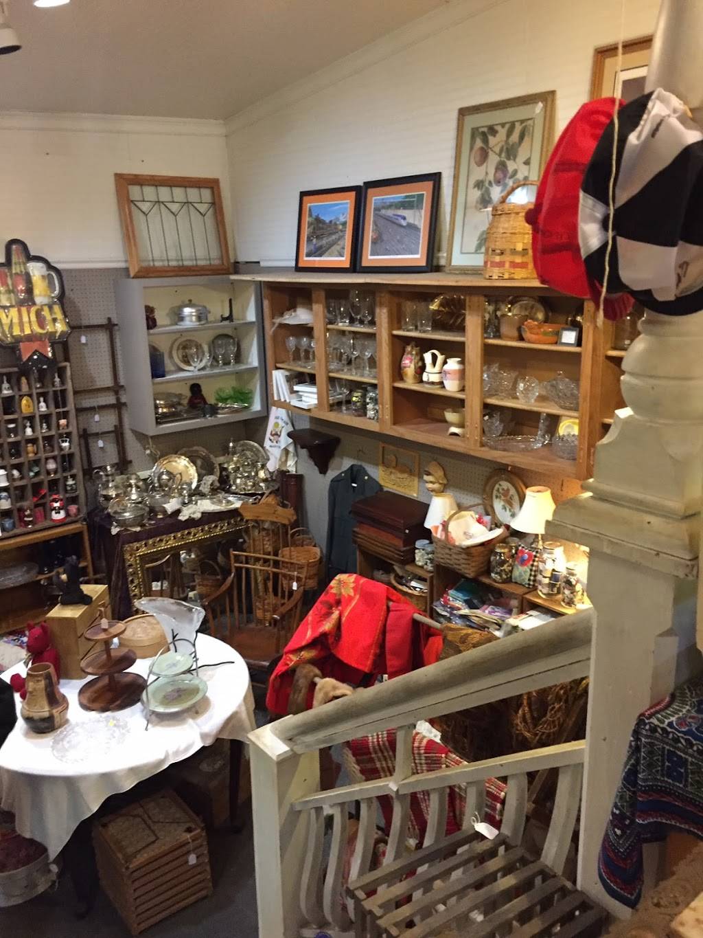 Fisher Antiques | 134 E Main St, Midway, KY 40347, USA | Phone: (859) 475-7440