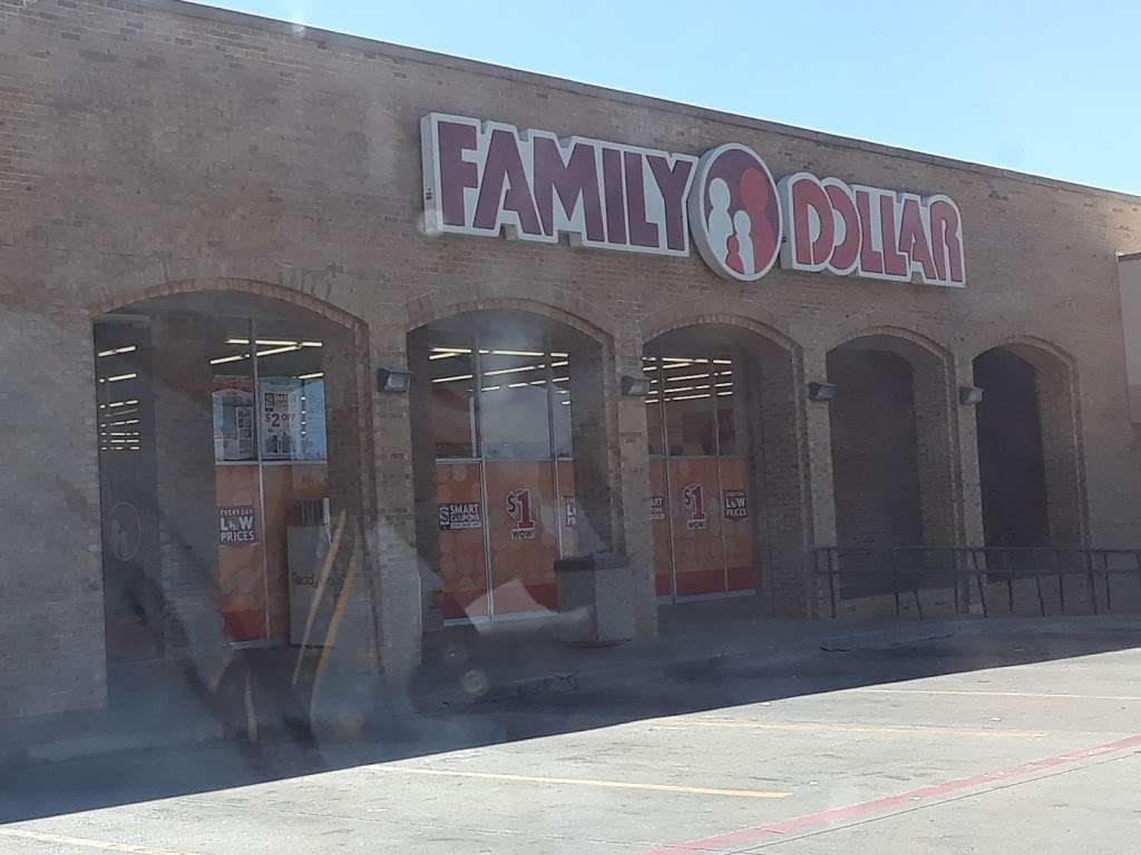 Family Dollar | 1054 N Carrier Pkwy, Grand Prairie, TX 75050, USA | Phone: (972) 237-0513