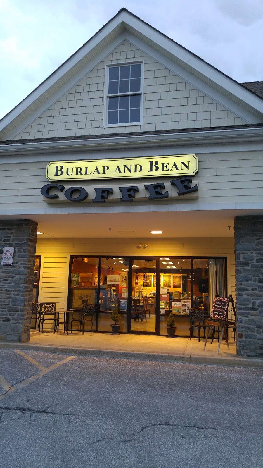Burlap and Bean Coffee | 204 S Newtown Street Rd, Newtown Square, PA 19073 | Phone: (484) 427-4547