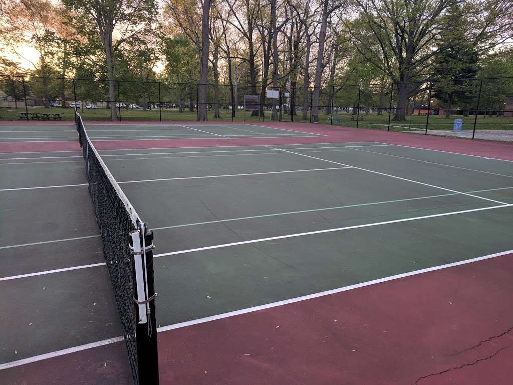 Donner Park Tennis Courts | 1900-1930 Lafayette Ave, Columbus, IN 47201, USA