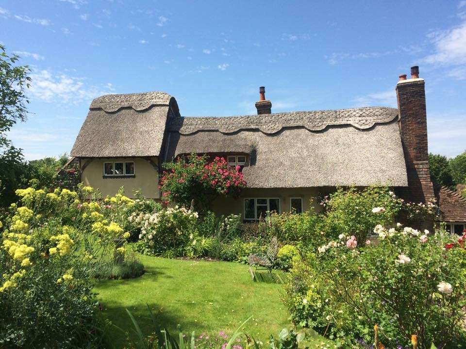Hever Bed and Breakfast | Thatched Cottage,, Hever Rd, Hever TN8 7NH, UK | Phone: 07970 156681