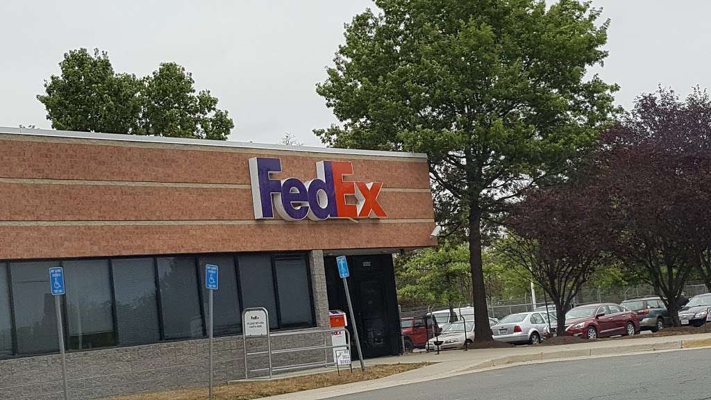 FedEx Ship Center | 13500 EDS Dr, Herndon, VA 20171 | Phone: (800) 463-3339
