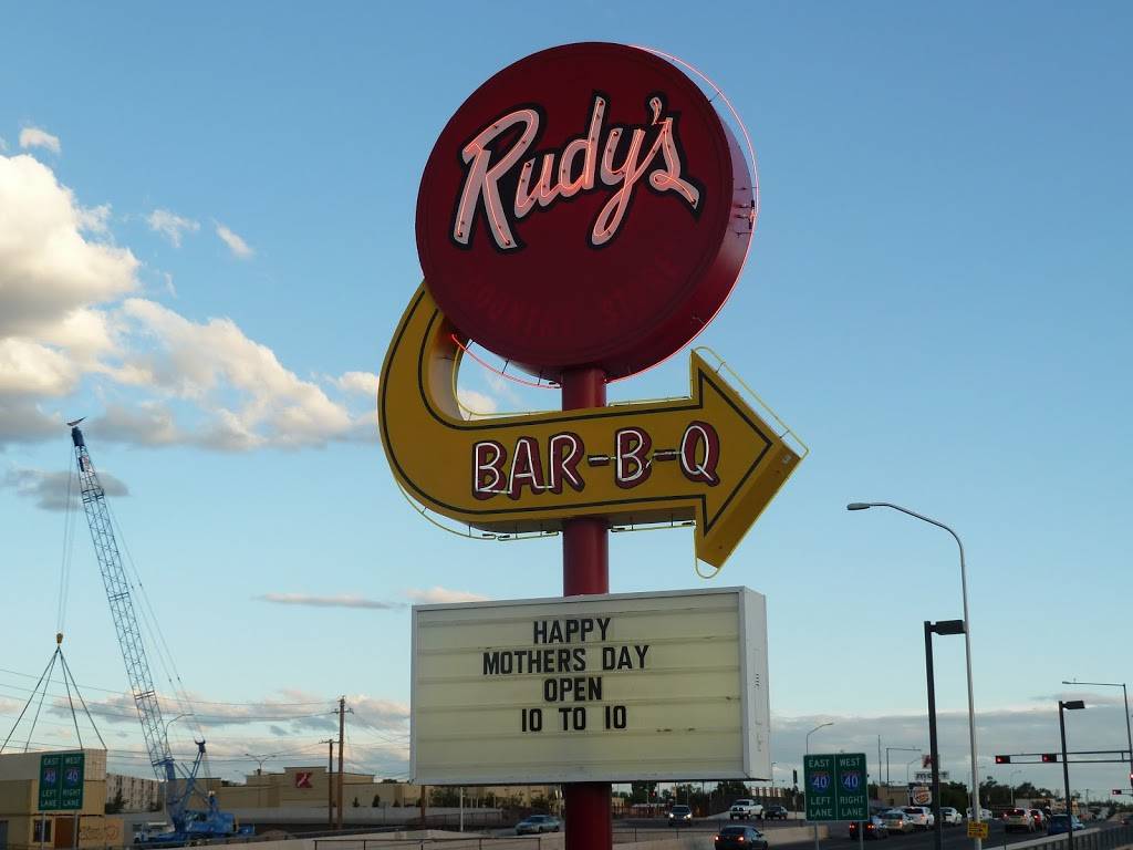 Rudys "Country Store" and Bar-B-Q | 2321 Carlisle Blvd NE, Albuquerque, NM 87110, USA | Phone: (505) 884-4000