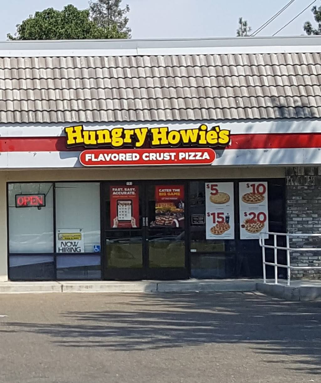 Hungry Howies Pizza | 111 W Bullard Ave #101, Clovis, CA 93612, USA | Phone: (559) 297-4444