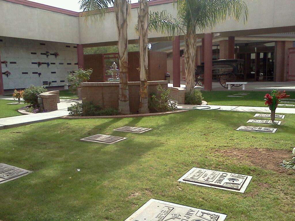 Cementerio Lindo | 1648 S 15th Ave, Phoenix, AZ 85007, USA | Phone: (602) 534-1262