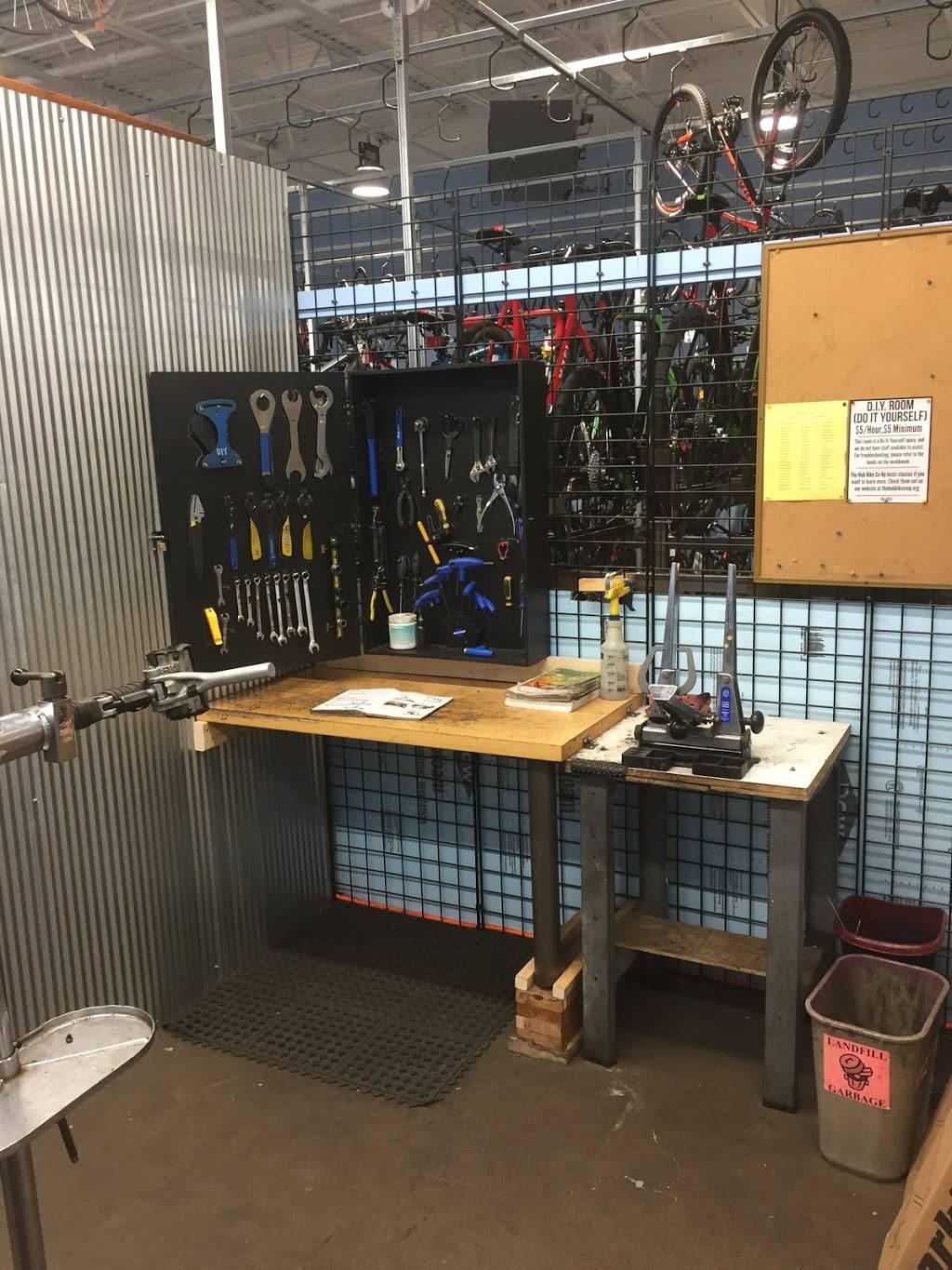 The Hub Bike Co-op | 3016 Minnehaha Ave, Minneapolis, MN 55406, USA | Phone: (612) 729-0437