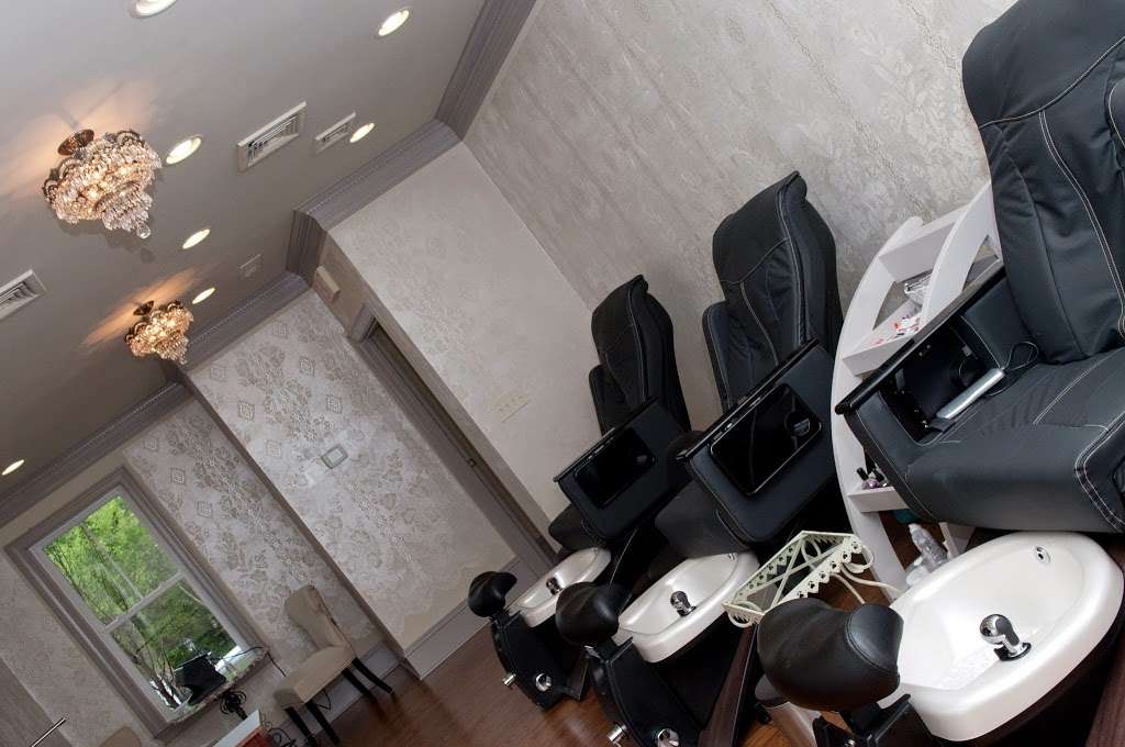 Solace Salon & Spa at the Rossean House | 5160 Poplar Tent Rd, Concord, NC 28027, USA | Phone: (704) 795-7627