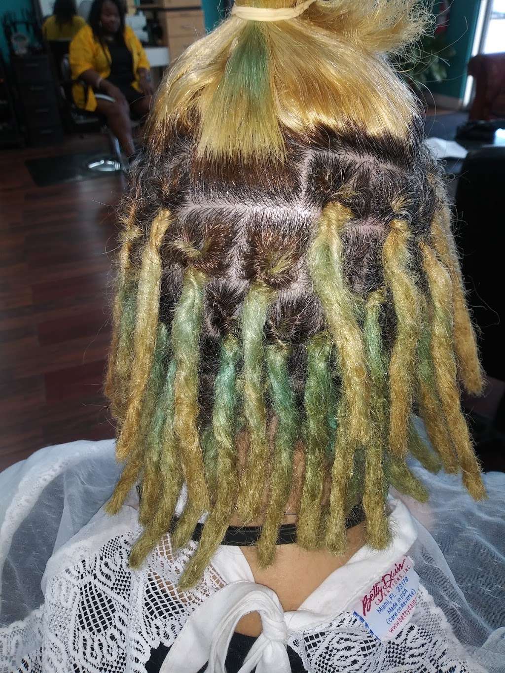 Instantly Locked / Braids By Krystal | 2434 US-92, Lakeland, FL 33801, USA | Phone: (863) 665-2966