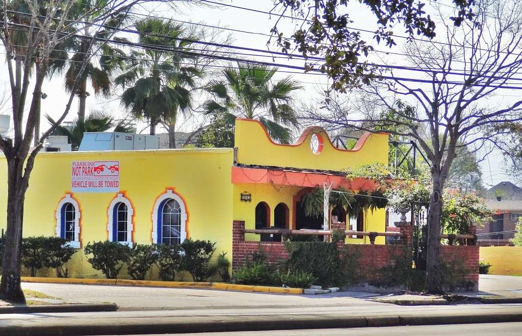 El Pueblito Patio | 1423 Richmond Ave, Houston, TX 77006, USA | Phone: (713) 520-6635