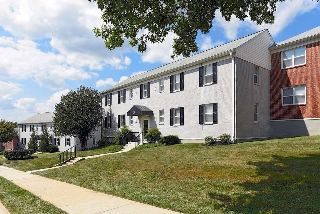 Donnybrook Apartments | 7914 Knollwood Rd, Towson, MD 21286, USA | Phone: (410) 823-2822