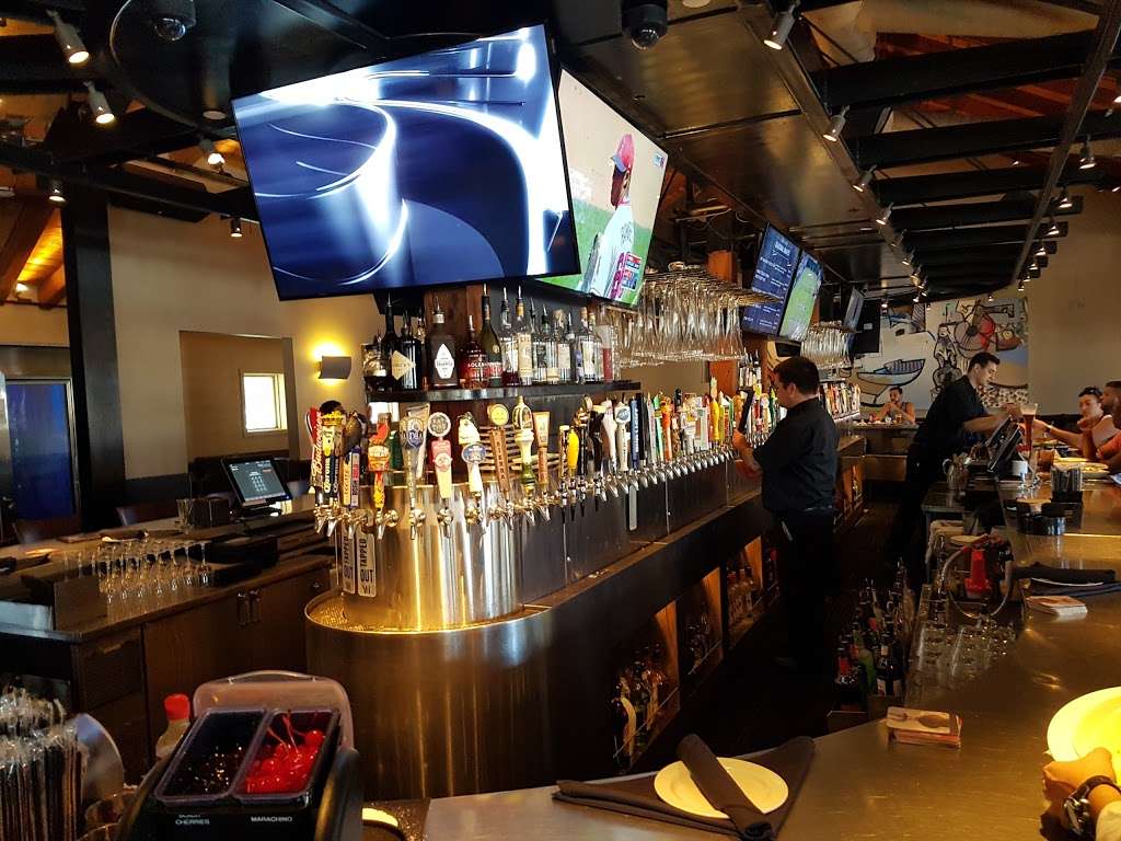 Yard House | 401 Shoreline Village Dr, Long Beach, CA 90802 | Phone: (562) 628-0455