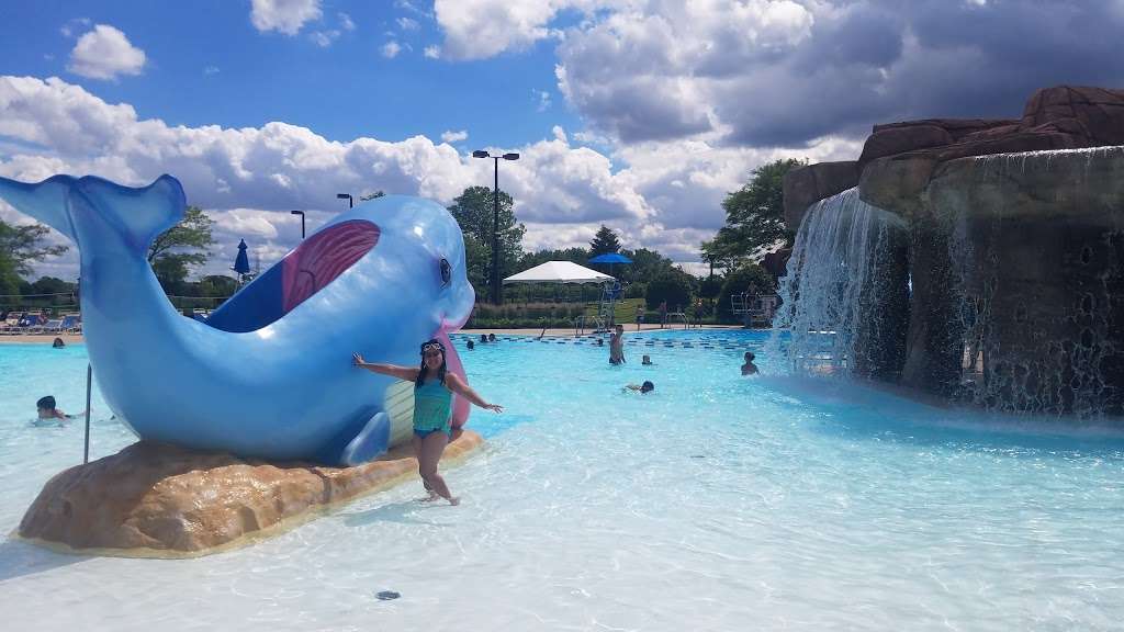 Family Aquatic Center at Heritage Park | 105 Community Blvd, Wheeling, IL 60090 | Phone: (847) 465-3333