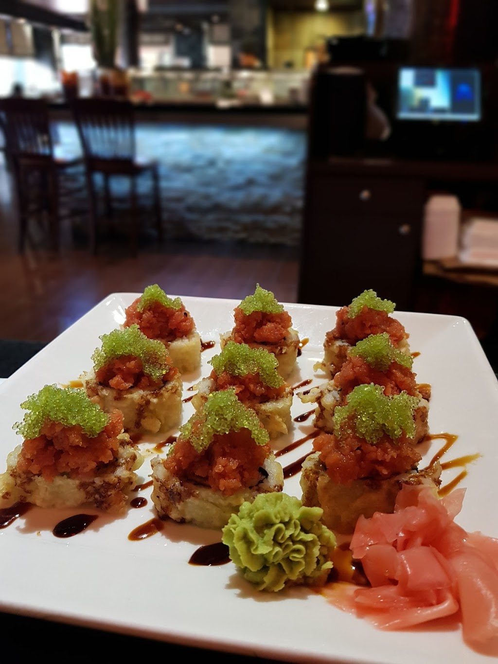 Sushi Axiom-West Fort Worth | 2600 W 7th St, Fort Worth, TX 76107, USA | Phone: (817) 877-3331