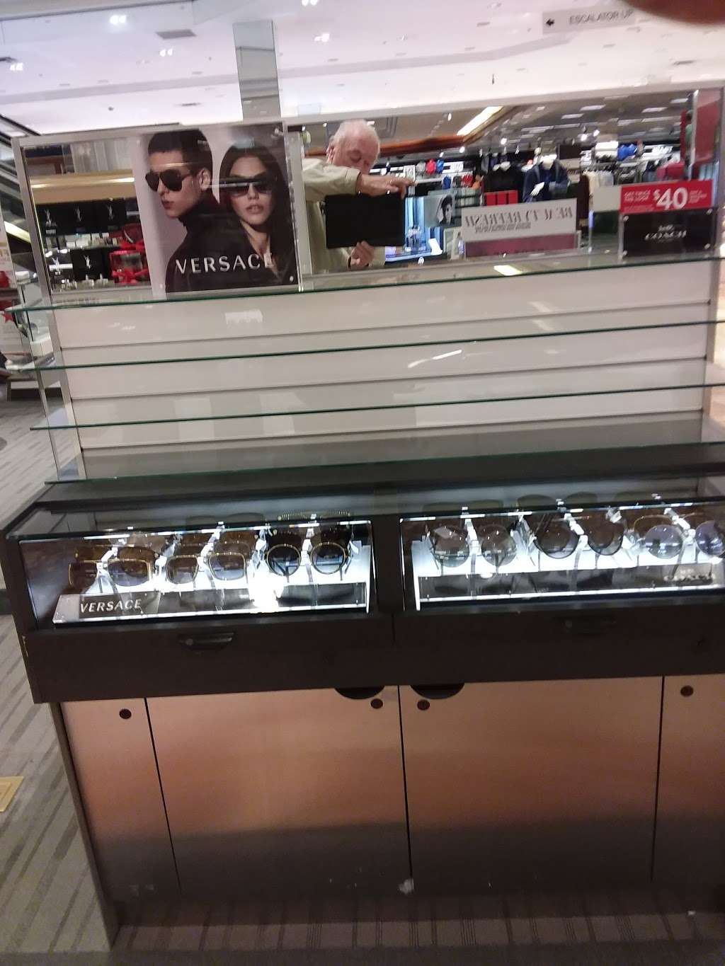 Sunglass Hut at Macys | 6909 N Loop 1604 E, San Antonio, TX 78247, USA | Phone: (210) 651-8897