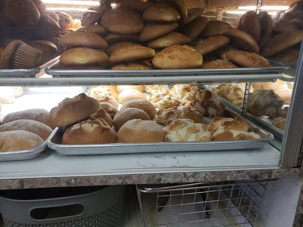 Xelapan Bakery | 904 Lonsdale Ave, Central Falls, RI 02863, USA | Phone: (401) 724-0890