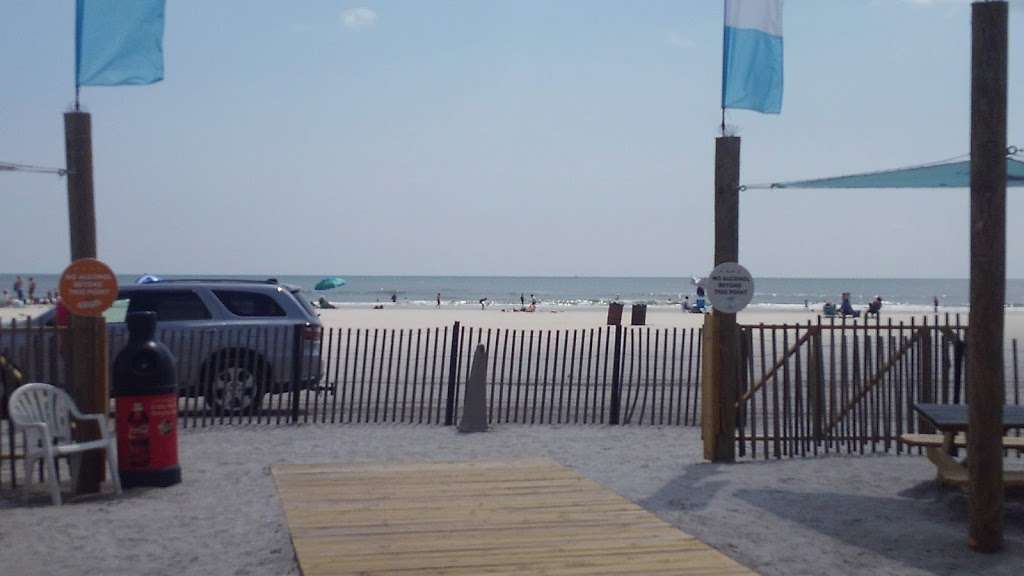 PigDog BEACH ★ BAR ★ BQ | 3501 Boardwalk, Wildwood, NJ 08260 | Phone: (609) 729-3700