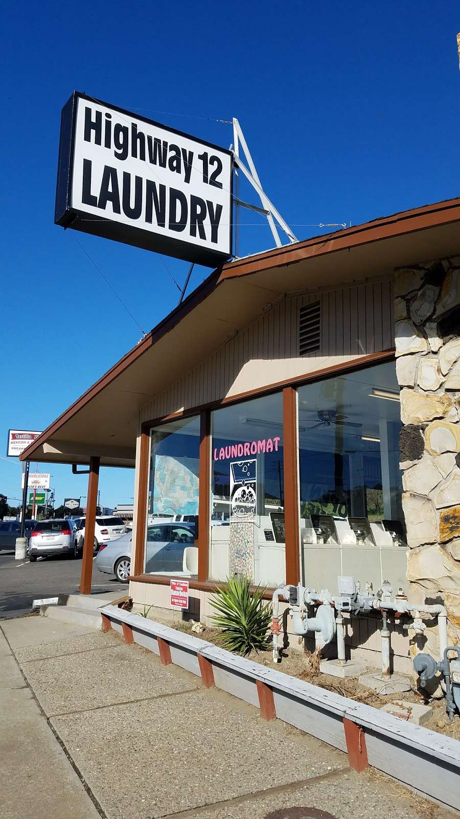 Highway 12 Laundry | 642 CA-12, Rio Vista, CA 94571, USA